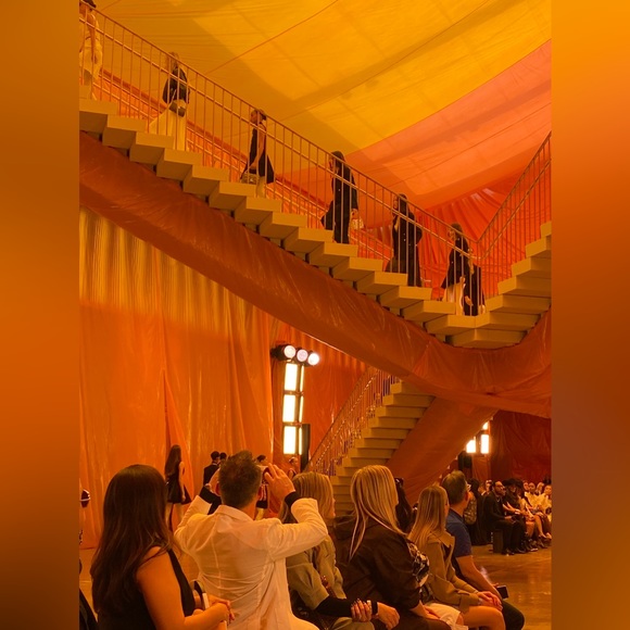 Authentic LV Paper Shopping Bag

Measurements 15.5”x 13.5” x 6.25” - Picture 11 of 12